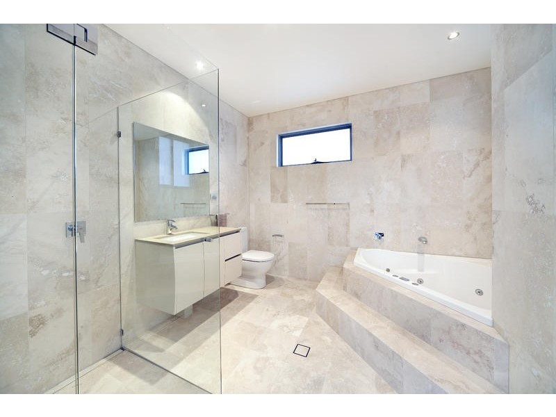 1 Binaville Avenue, Burraneer NSW 2230