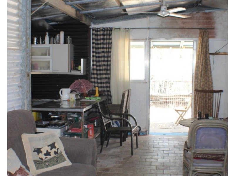 Livingstone NT 0822