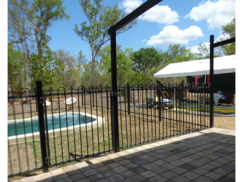 Livingstone NT 0822