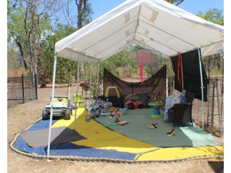 Livingstone NT 0822