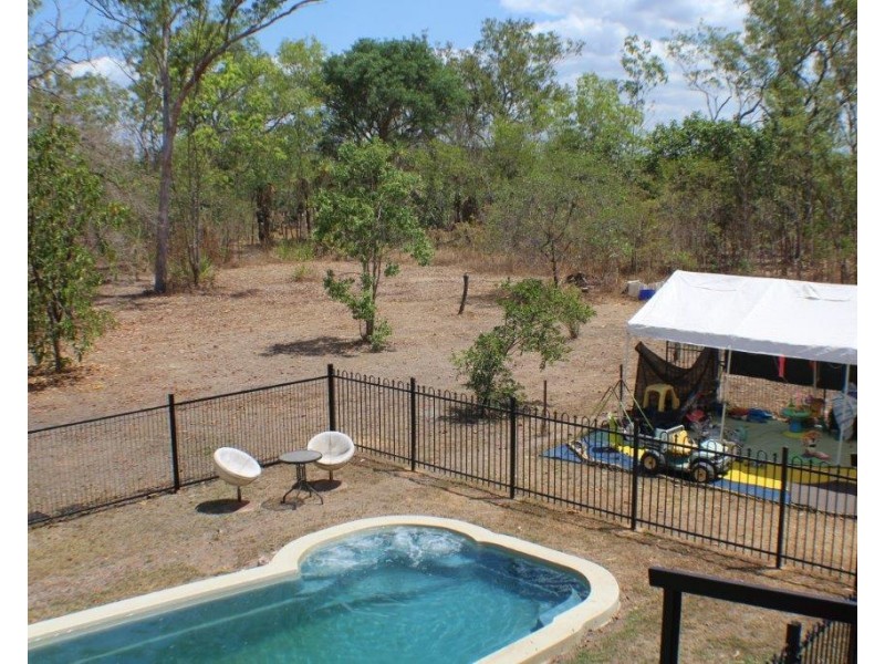 Livingstone NT 0822