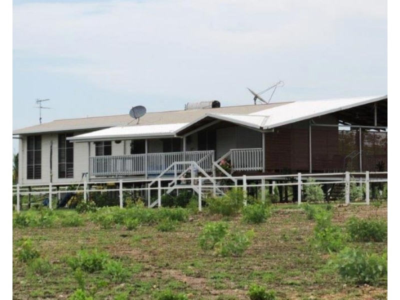 74 Scott Road, Batchelor NT 0845