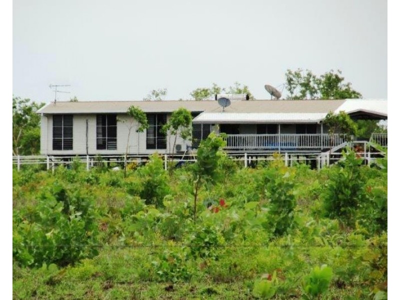 74 Scott Road, Batchelor NT 0845