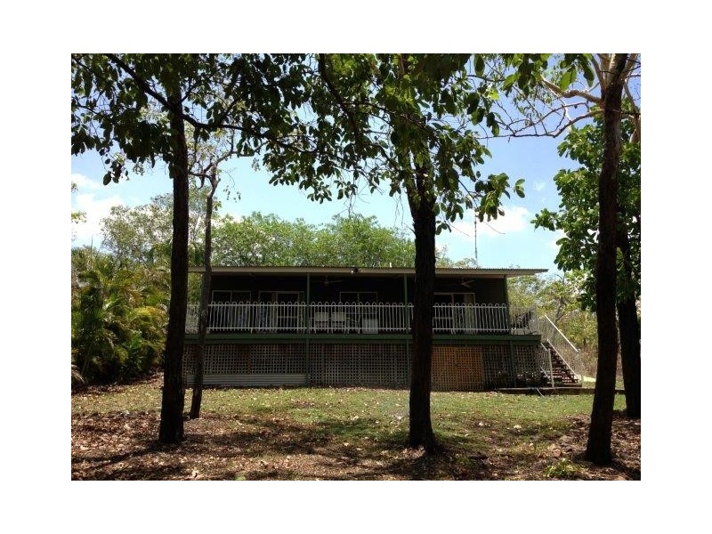 Lake Bennett NT 0822