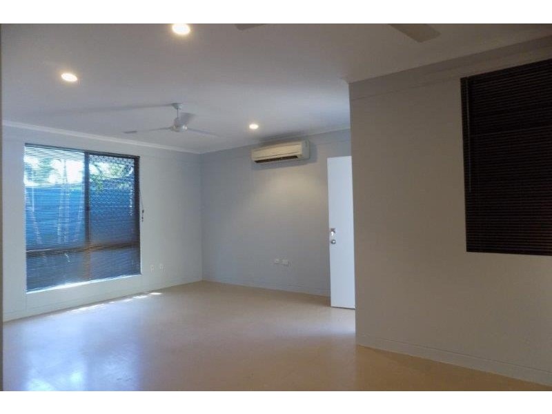 2 Uiver Court, Moulden NT 0830