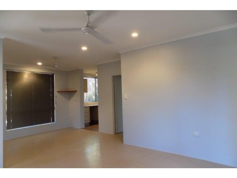 2 Uiver Court, Moulden NT 0830