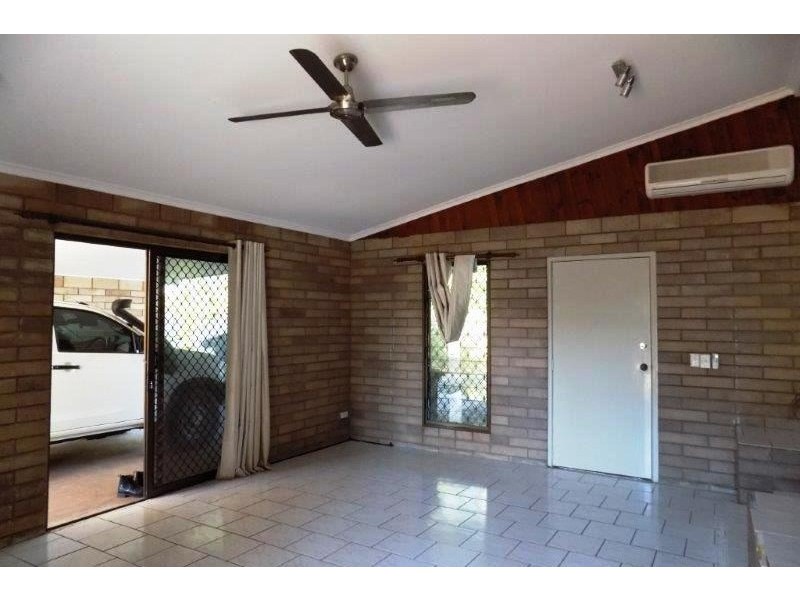 15 Landers Street, Gray NT 0830