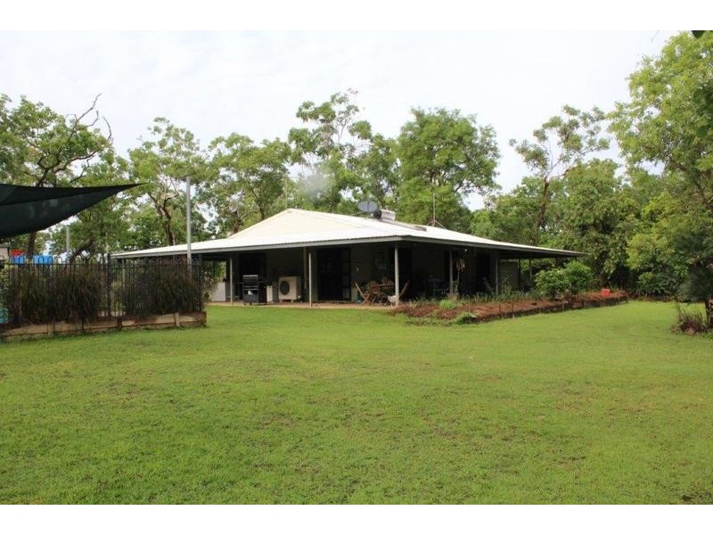 Acacia Hills NT 0822