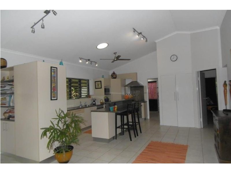 Acacia Hills NT 0822