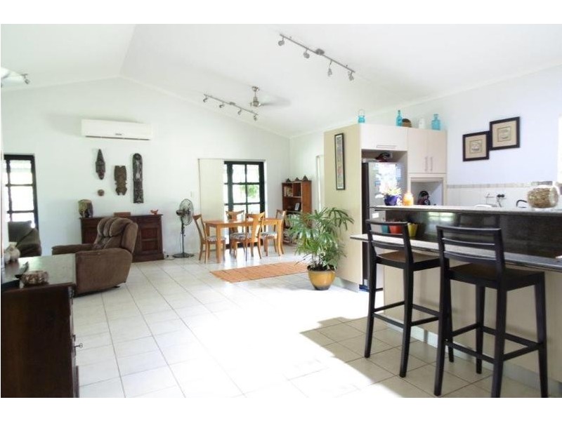 Acacia Hills NT 0822