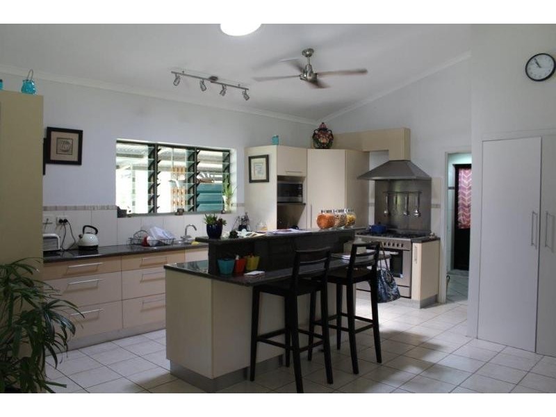 Acacia Hills NT 0822