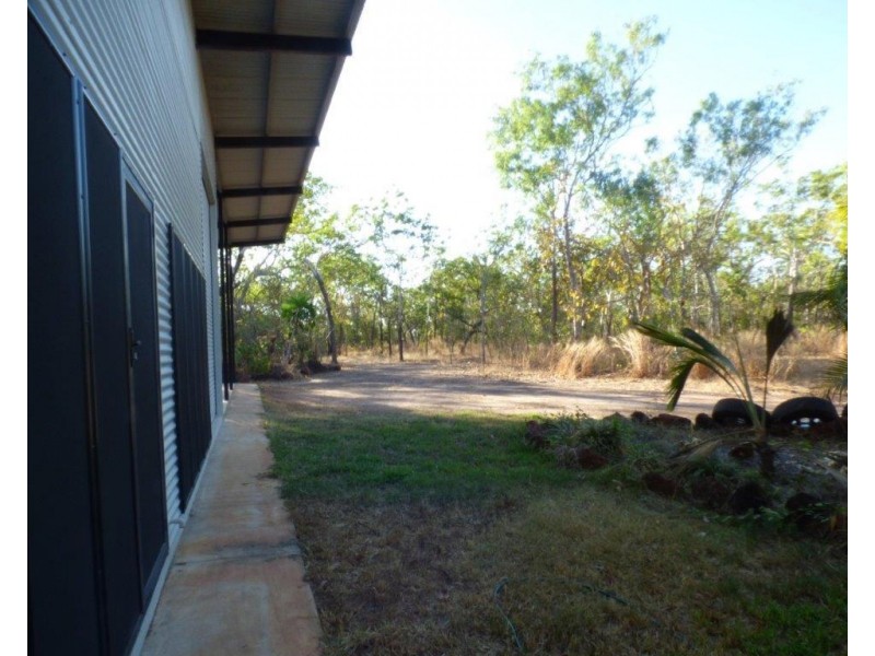 Acacia Hills NT 0822