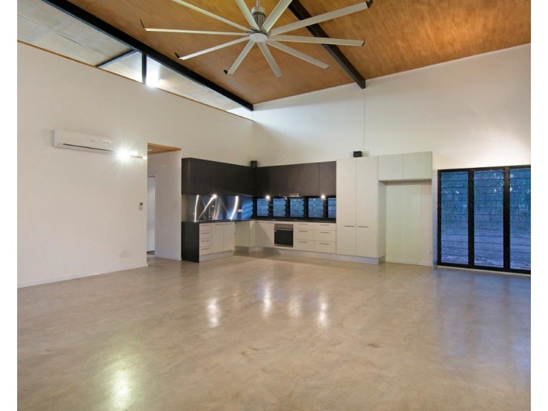 Acacia Hills NT 0822