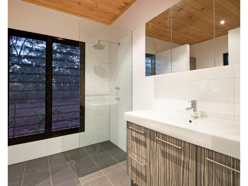 Acacia Hills NT 0822