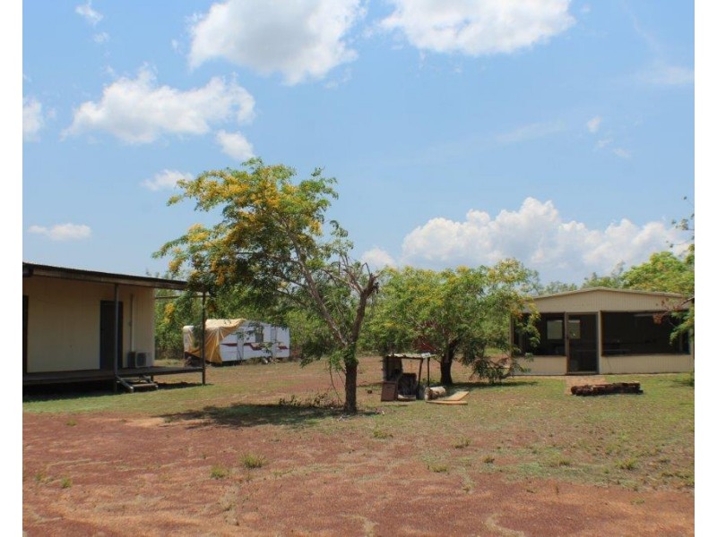 Dundee Beach NT 0840