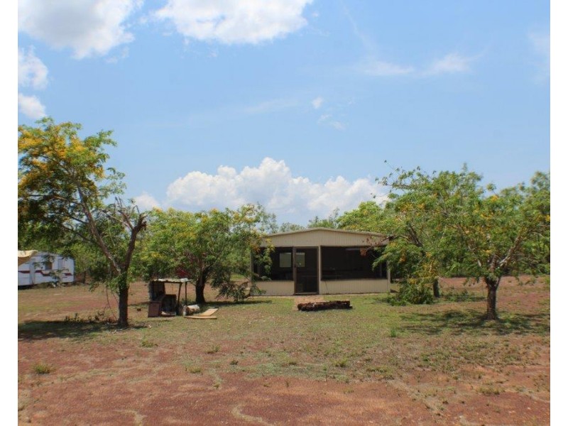 Dundee Beach NT 0840