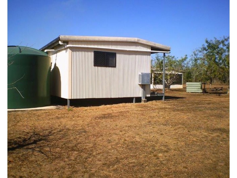 Dundee Beach NT 0840