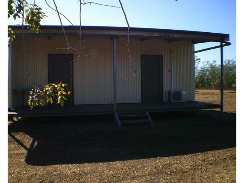 Dundee Beach NT 0840