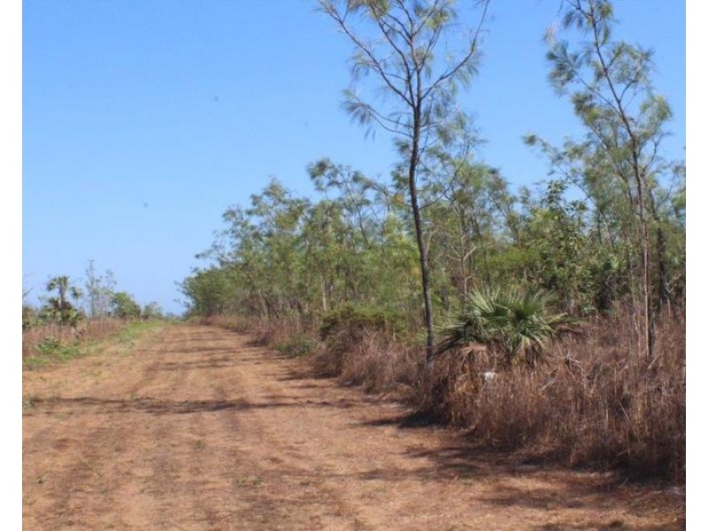 Dundee Beach NT 0840