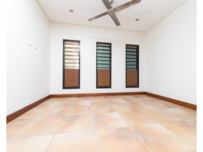 8 Helvetius Court, Durack NT 0830