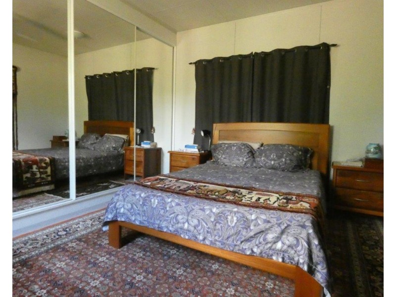 Acacia Hills NT 0822