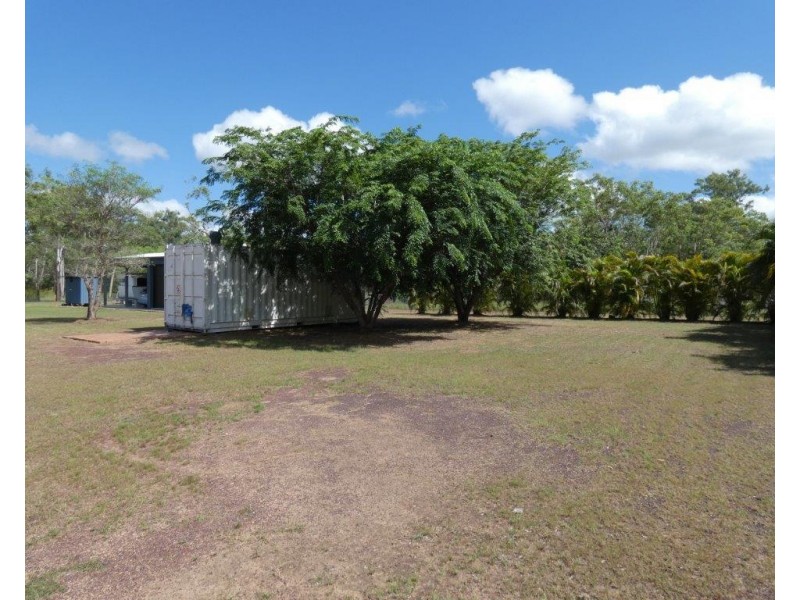 Acacia Hills NT 0822