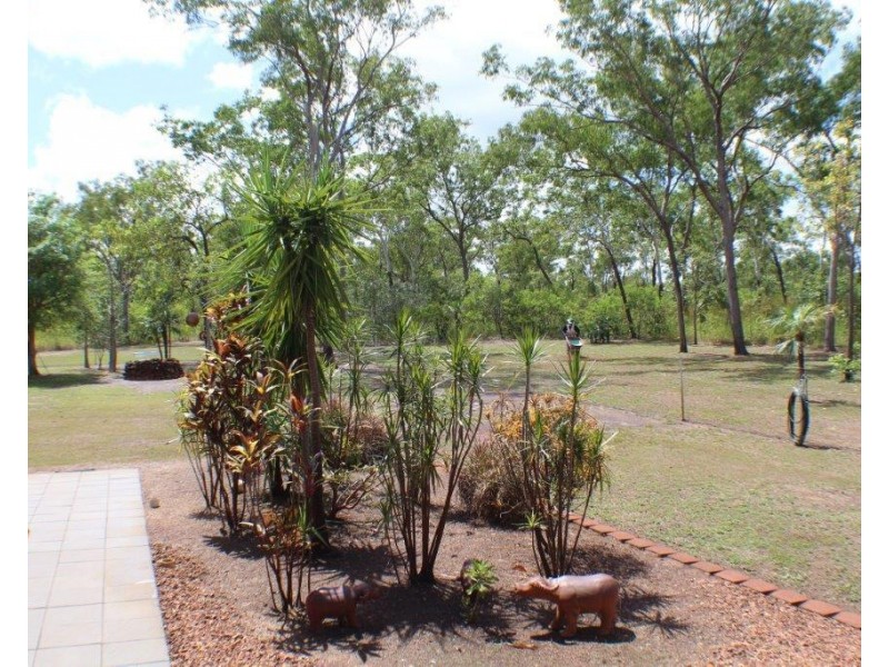 Acacia Hills NT 0822