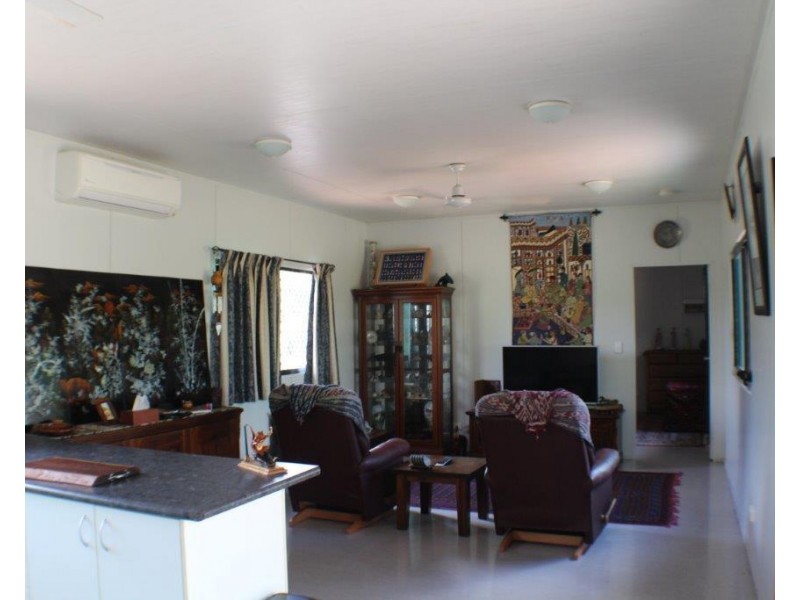 Acacia Hills NT 0822