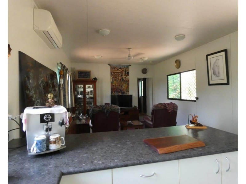 Acacia Hills NT 0822