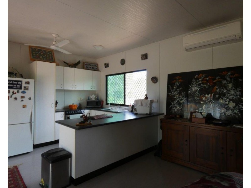 Acacia Hills NT 0822