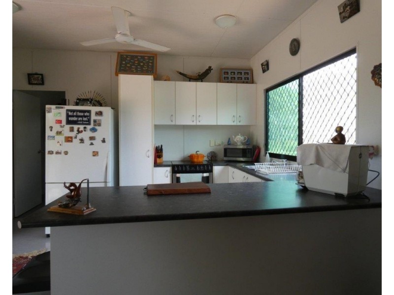 Acacia Hills NT 0822