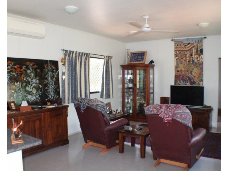 Acacia Hills NT 0822