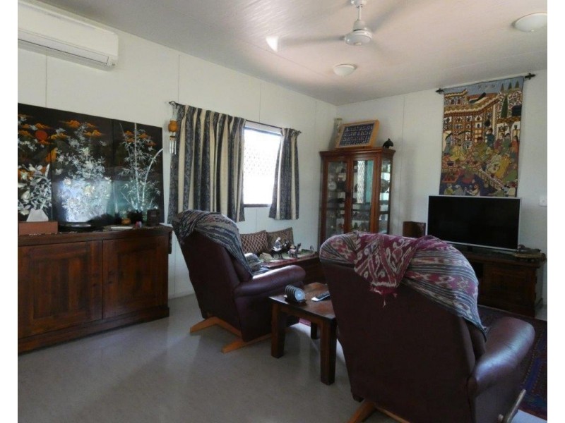 Acacia Hills NT 0822