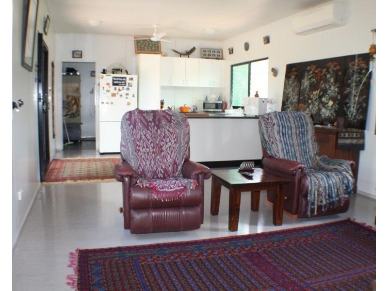 Acacia Hills NT 0822