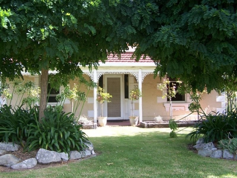 33 Fourth Street, Millicent SA 5280