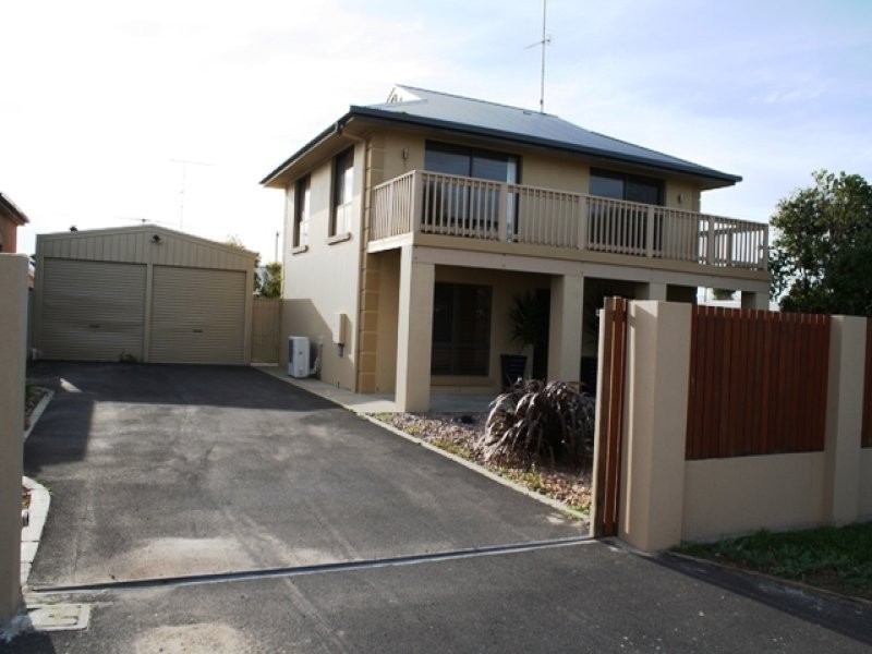 80 Meylin Street, Port Macdonnell SA 5291