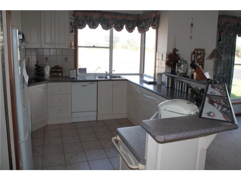 141 Sea Parade, Port Macdonnell SA 5291