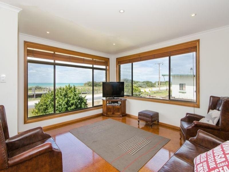 38 Beach Road, Beachport SA 5280