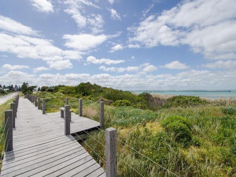 38 Beach Road, Beachport SA 5280