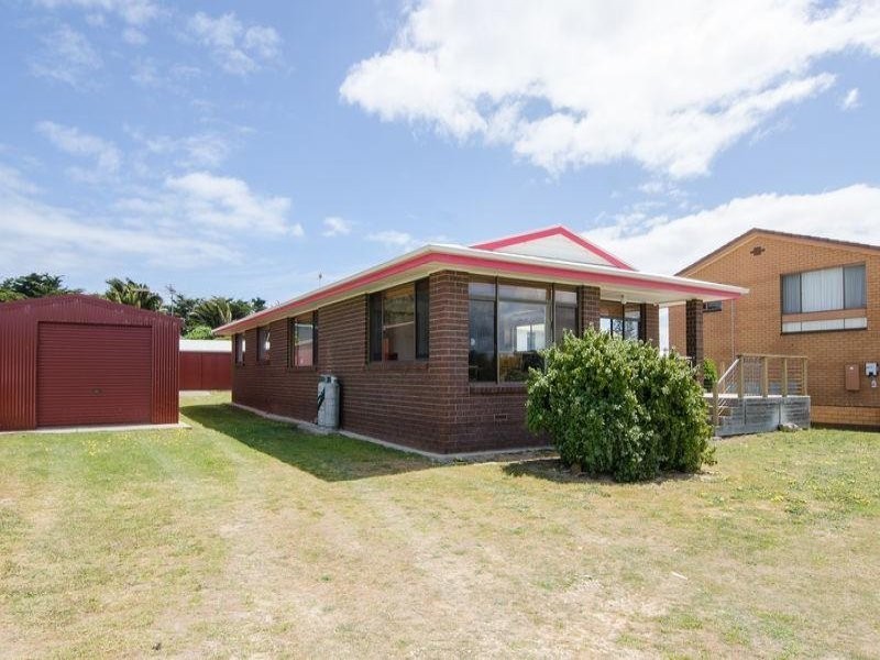 38 Beach Road, Beachport SA 5280