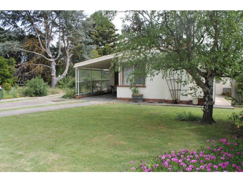 128 Mount Gambier Road, Millicent SA 5280