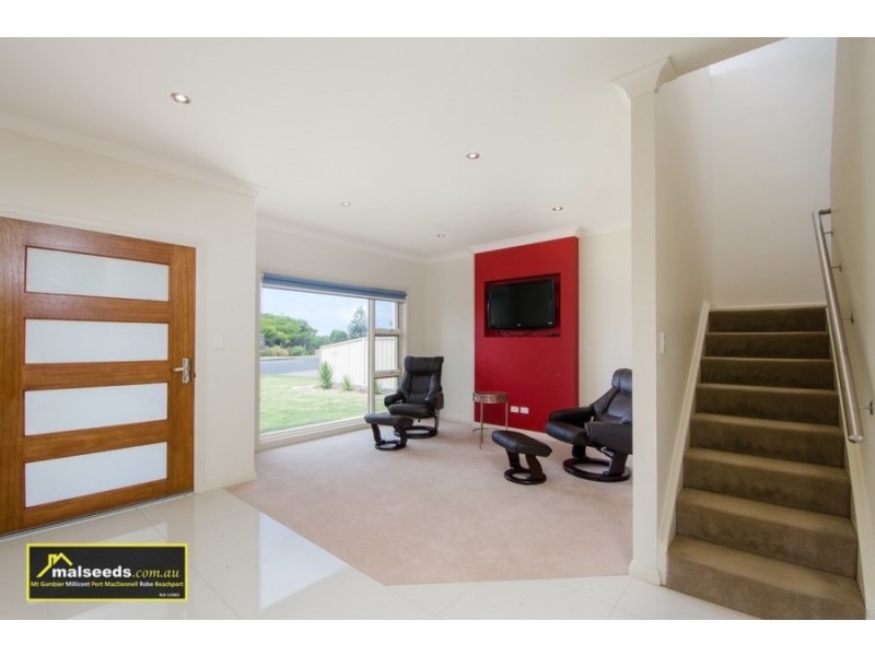 1 Springs Road, Port Macdonnell SA 5291