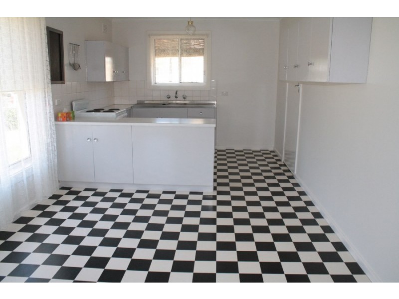 12 Neilson Street, Penola SA 5277