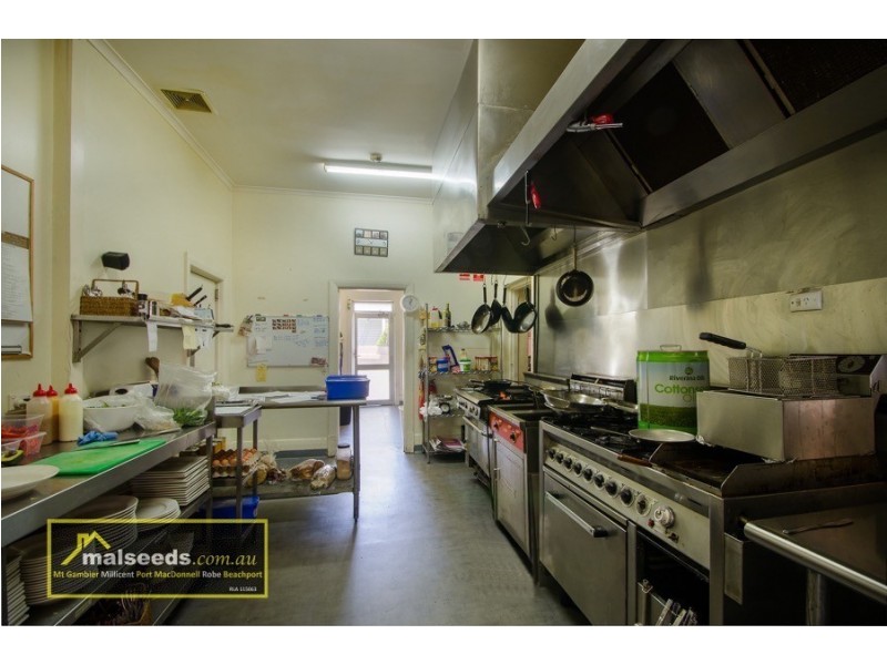 63 Sea Parade, Port Macdonnell SA 5291