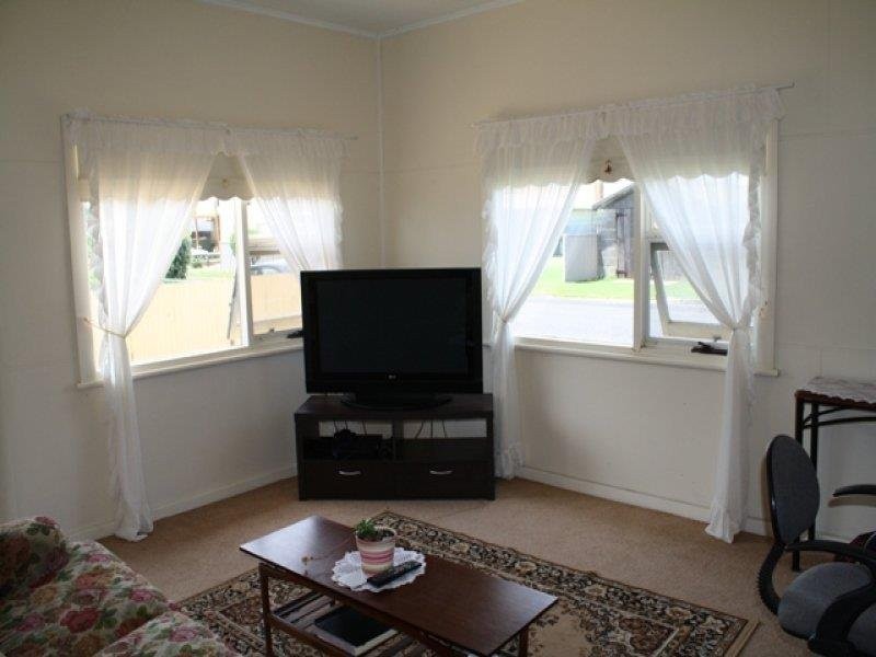 98 Meylin Street, Port Macdonnell SA 5291