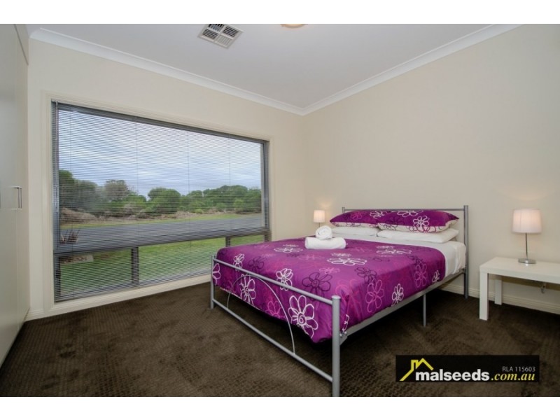 138 Sea Parade, Port Macdonnell SA 5291