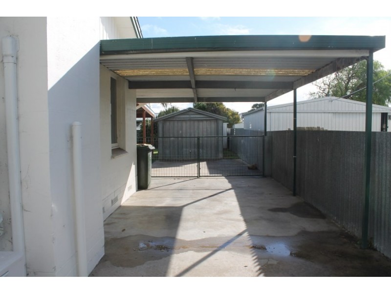 18 Poole Street, Millicent SA 5280