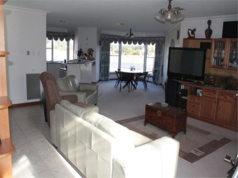 141 Sea Parade, Port Macdonnell SA 5291