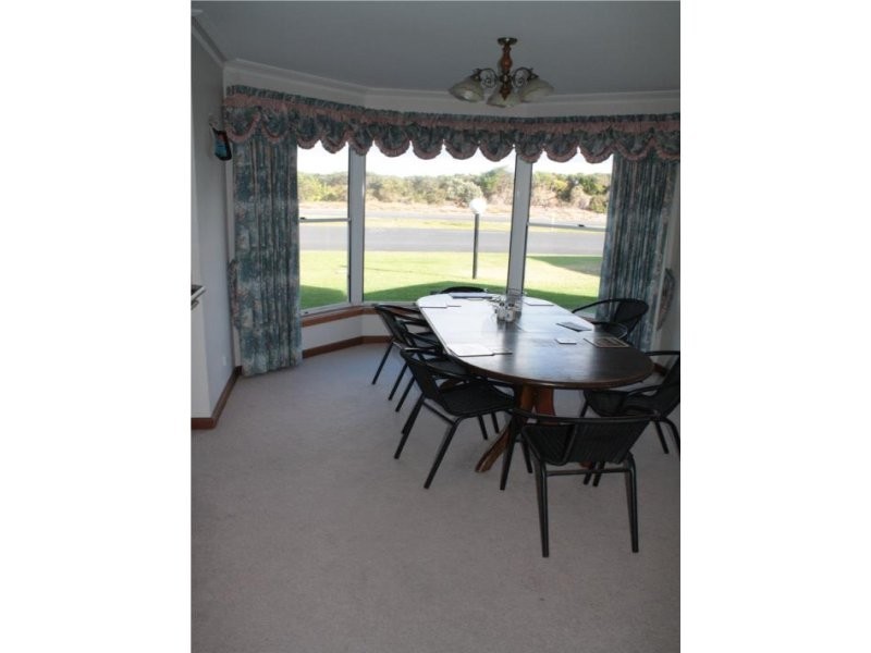 141 Sea Parade, Port Macdonnell SA 5291