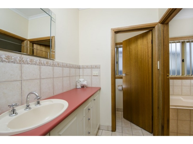 8 Stratford Street, Millicent SA 5280